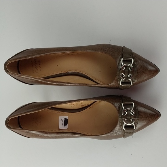 Circa Joan David Luxe High Heel Pumps - Picture 6 of 8